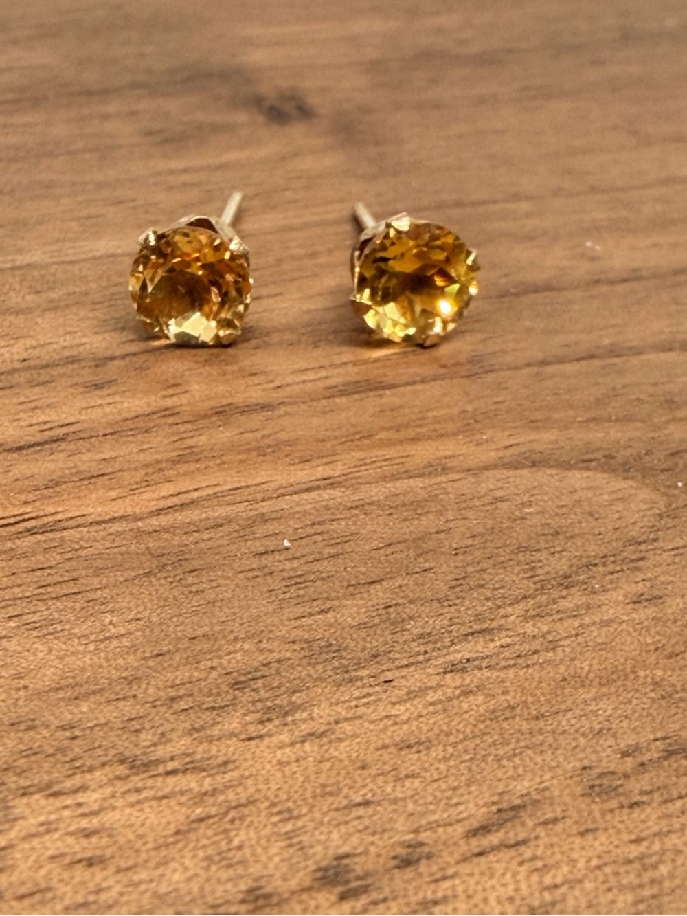 14k Gold 5mm Citrine Stud Earrings - Picture 3 of 7